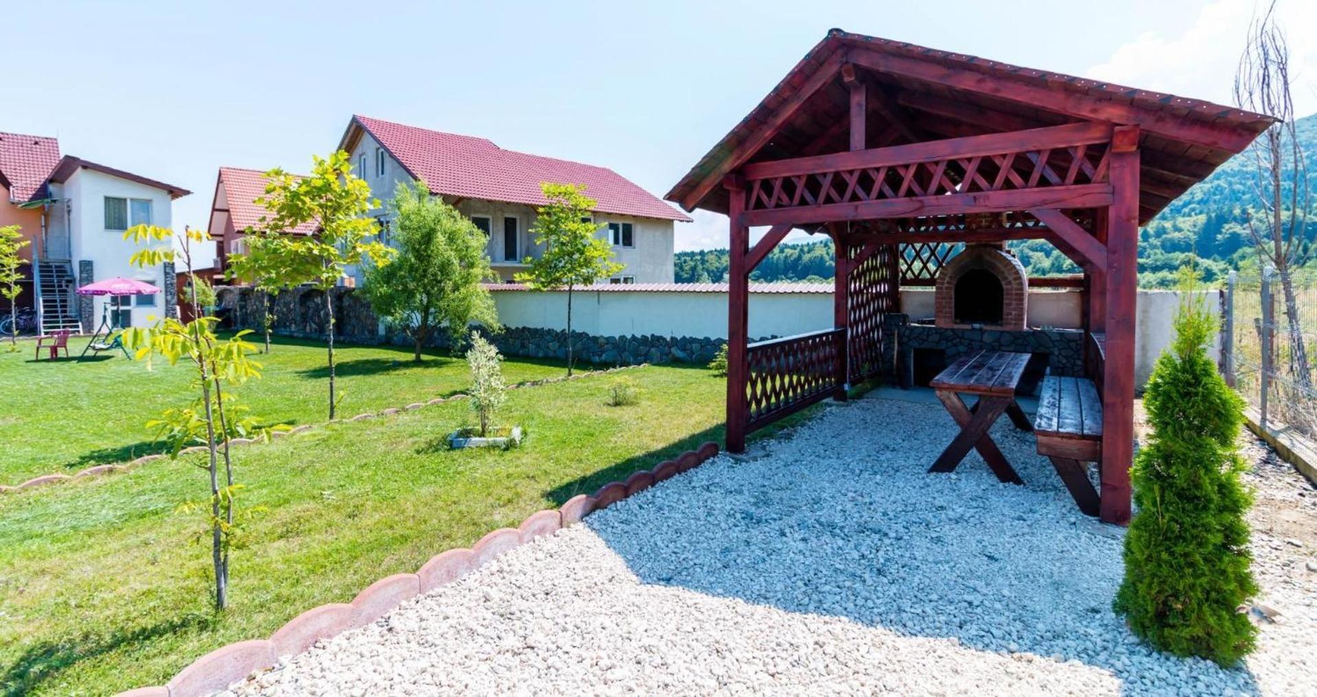 Pensiunea Mountain King Sîmbăta de Sus Exteriér fotografie